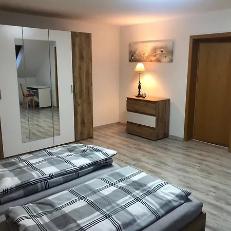 Moderne Vollmoeblierte Zwickau